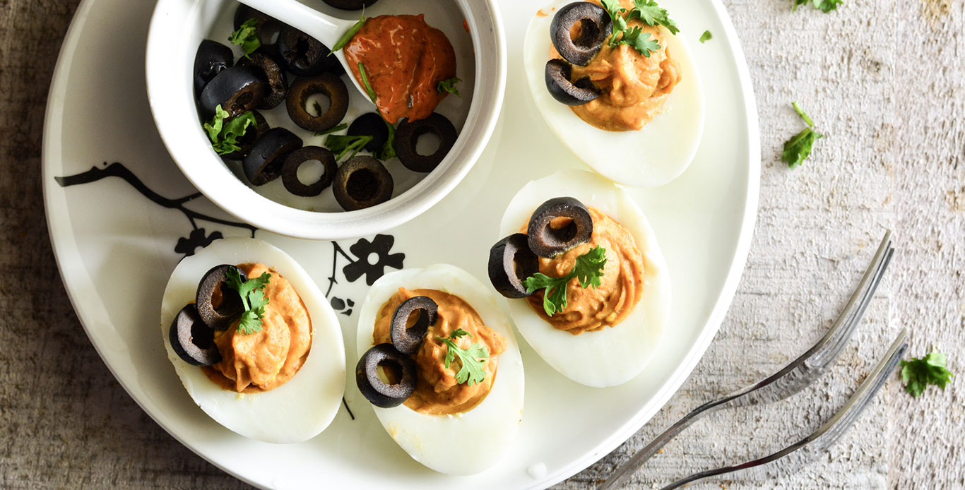 Deviled Eggs with Tandoori Mayo & Olives 